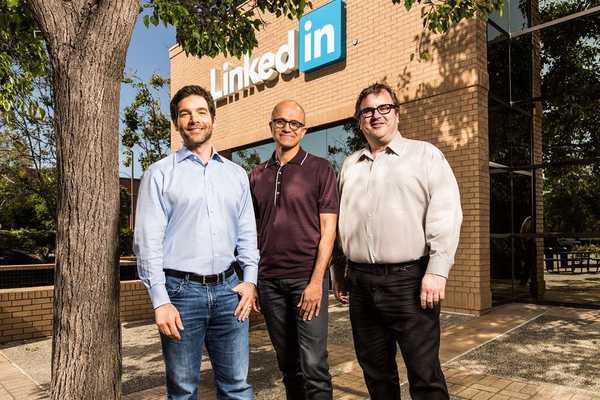 Microsoft membeli LinkedIn