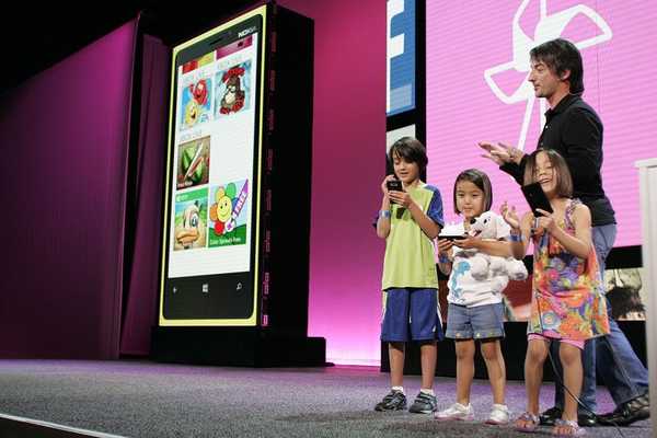 Microsoft видалить Дитячу з Windows 10 Mobile