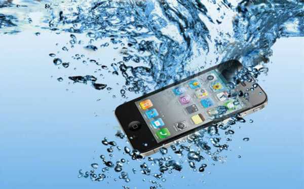 Телефон впав у воду як врятувати телефон, що впав у воду